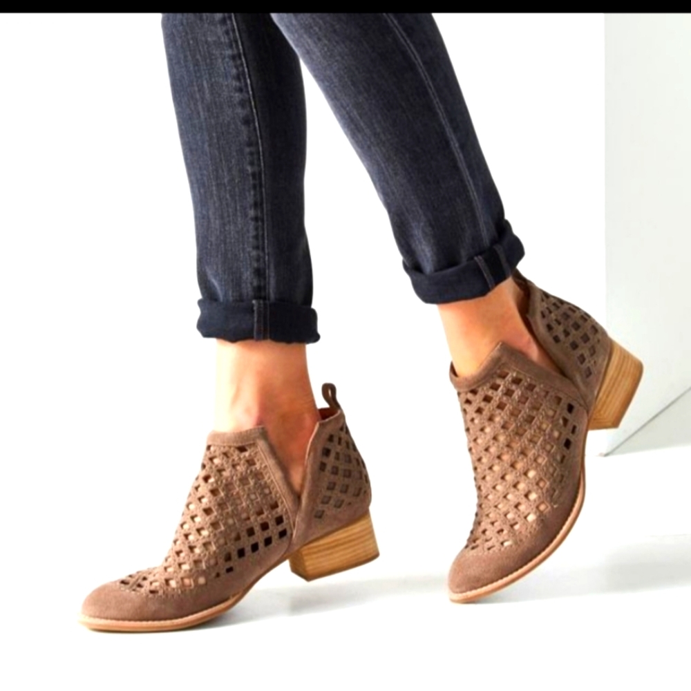 JEFFREY CAMPBELL Camel Leather Cut Out Boots Size 7.5